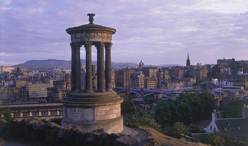 EDINBURGH FROM CALTON HILL.
PIC: P.TOMKINS/VisitScotland/SCOTTISH VIEWPOINT
Tel: +44 (0) 131 622 7174
E-Mail : info@scottishviewpoint.com
This photograph can not be used without prior permission from Scottish Viewpoint.
